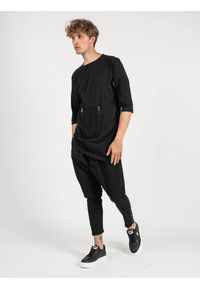 La Haine Inside Us T-shirt "Bleed" | A2208 3M | Mężczyzna | Czarny. Kolor: czarny. Materiał: bawełna. Długość: długie. Wzór: aplikacja #6