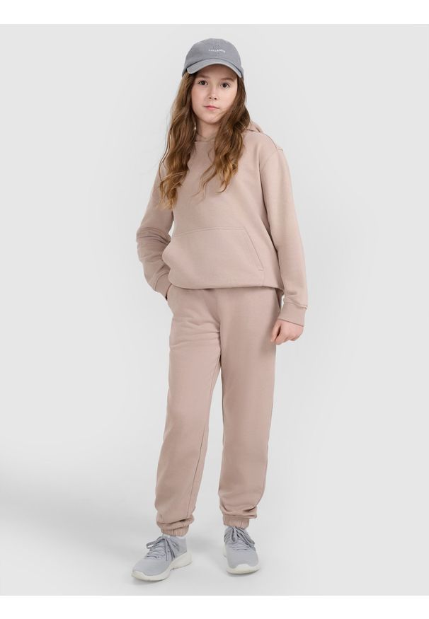 4f - 4F Spodnie dresowe joggery dziewczęce - beżowe 134 (8-9 lat). Okazja: na spacer, na co dzień, na uczelnię. Kolor: beżowy. Materiał: dresówka. Sezon: lato. Styl: casual