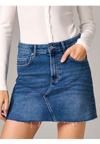 Sinsay - Jeansowa spódnica mini - niebieski. Kolor: niebieski. Materiał: jeans