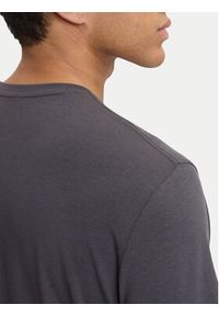 Guess T-Shirt M6RI62 JR06K Szary Regular Fit. Kolor: szary. Materiał: bawełna #5