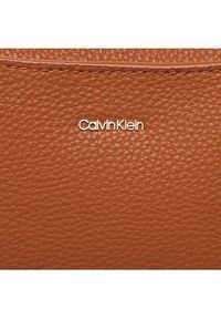 Calvin Klein Torebka Ck Must Plus Shoulder Bag Md K60K610447 Brązowy. Kolor: brązowy. Materiał: skórzane #5