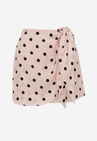 Renee - Różowe Wiskozowe Spódnico-Spodenki w Kropki w Stylu Retro z Wiązaniem w Talii Deneia. Okazja: na co dzień. Kolor: różowy. Materiał: wiskoza. Długość: krótkie. Wzór: kropki. Styl: retro #7