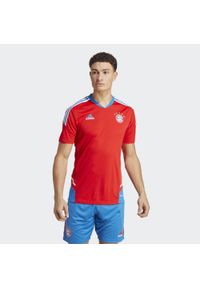 Adidas - Koszulka treningowa Bayern Munich Condivo 2022/23. Kolor: wielokolorowy, niebieski, czerwony. Sport: piłka nożna #1