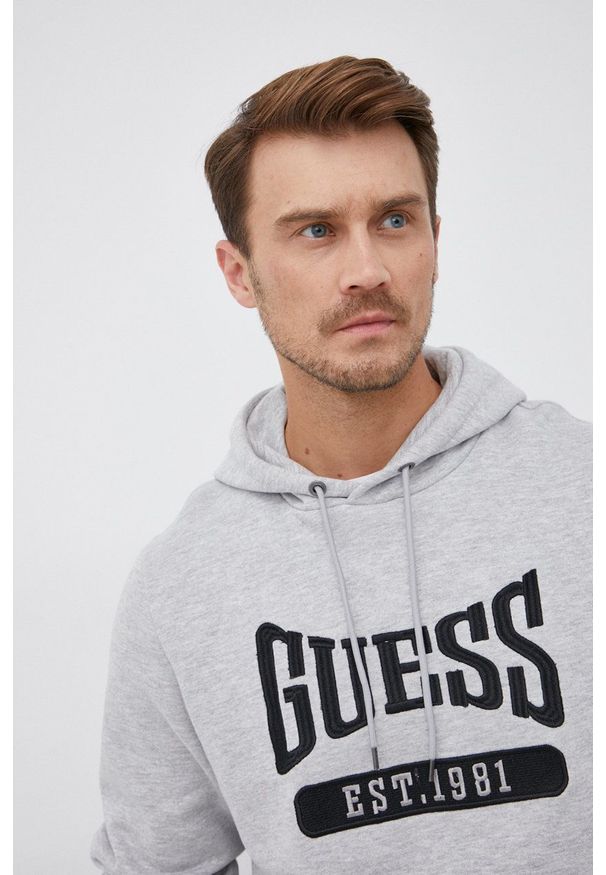 Guess - Bluza. Okazja: na co dzień. Kolor: szary. Materiał: bawełna. Wzór: aplikacja. Styl: casual