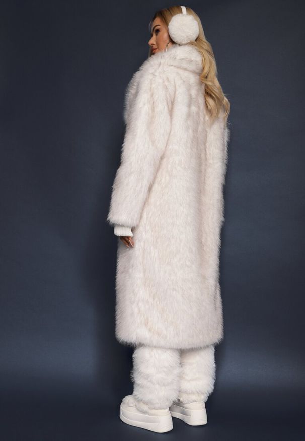 Renee - Biały Elegancki Płaszcz z Miękkiego Futra z Wsuwanymi Kieszeniami Inatrella. Okazja: na spotkanie biznesowe. Kolor: biały. Materiał: futro. Wzór: aplikacja. Sezon: zima, jesień. Styl: elegancki