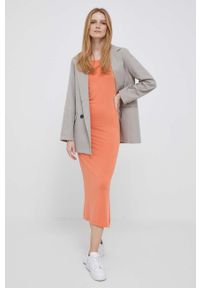 Calvin Klein Jeans sukienka kolor pomarańczowy midi dopasowana. Kolor: pomarańczowy. Materiał: dzianina. Typ sukienki: dopasowane. Długość: midi #3