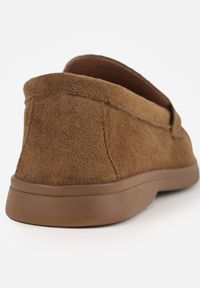 Born2be - Ciemnobeżowe Klasyczne Mokasyny VICES z Imitacji Zamszu ze Skórzaną Wkładką Haliris. Okazja: na co dzień. Kolor: beżowy. Materiał: zamsz, skóra. Styl: klasyczny #3