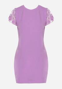 Born2be - Fioletowa Dopasowana Sukienka z Koronkowym Rękawkiem Cidariana. Okazja: na imprezę. Kolor: fioletowy. Materiał: koronka. Długość rękawa: krótki rękaw. Styl: klasyczny, elegancki #6