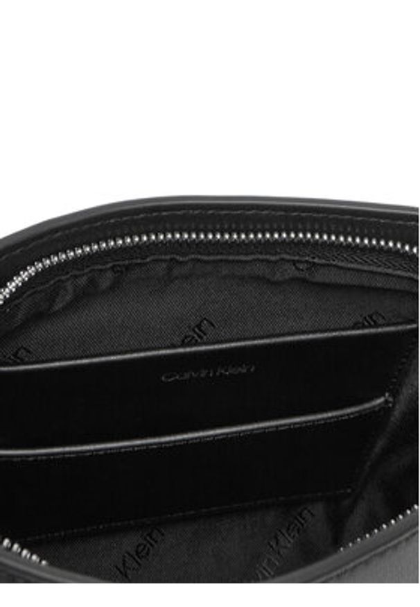 Calvin Klein Torebka Ck Mixmedia Convertible Bag_Mono K60K613170 Czarny. Kolor: czarny. Materiał: skórzane