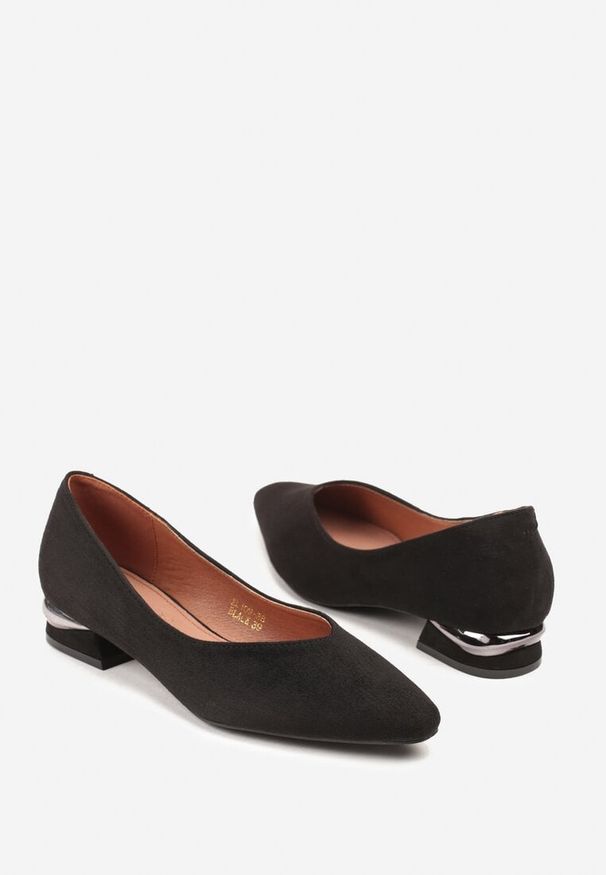 Born2be - Czarne Czółenka Vices ze Skórzaną Wkładką na Obcasie z Aplikacją Celvila. Okazja: na co dzień. Kolor: czarny. Materiał: skóra. Wzór: aplikacja. Obcas: na obcasie. Styl: casual. Wysokość obcasa: średni