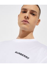 Burberry - BURBERRY - Biały t-shirt z logo. Kolor: biały. Materiał: bawełna. Wzór: nadruk