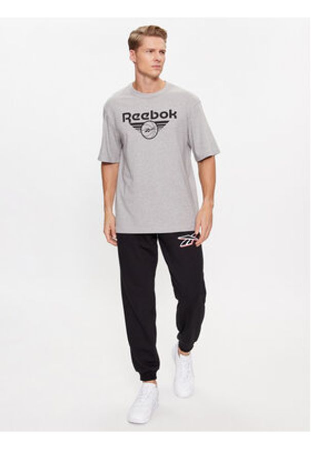 Reebok T-Shirt Basketball IL4423 Szary Regular Fit. Kolor: szary. Materiał: bawełna
