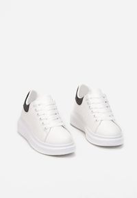 Born2be - Biało-Czarne Sneakersy Phoebia. Nosek buta: okrągły. Kolor: biały. Szerokość cholewki: normalna