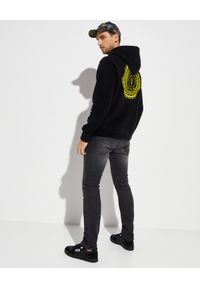 Versace Jeans Couture - VERSACE JEANS COUTURE - Czarna bluza z emblematem. Kolor: czarny. Długość rękawa: długi rękaw. Długość: długie. Styl: klasyczny