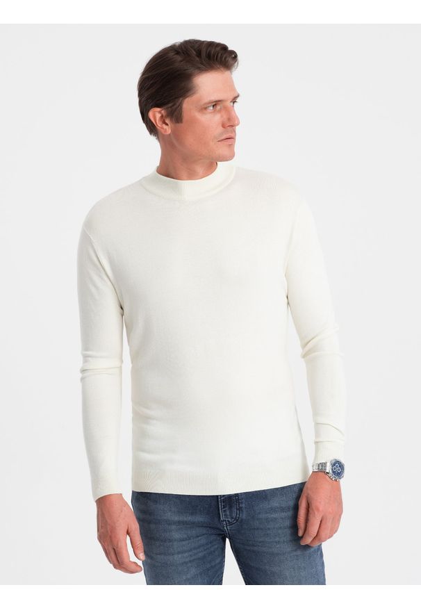 Ombre Clothing - Męski dzianinowy półgolf z wiskozą – kremowy V4 OM-SWTN-0100 - XXL. Okazja: na co dzień. Kolor: kremowy. Materiał: dzianina, wiskoza. Wzór: gładki, jednolity. Styl: klasyczny, elegancki, casual