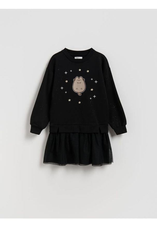 Reserved - Dzianinowa sukienka z aplikacją Pusheen - czarny. Kolor: czarny. Materiał: dzianina. Wzór: aplikacja