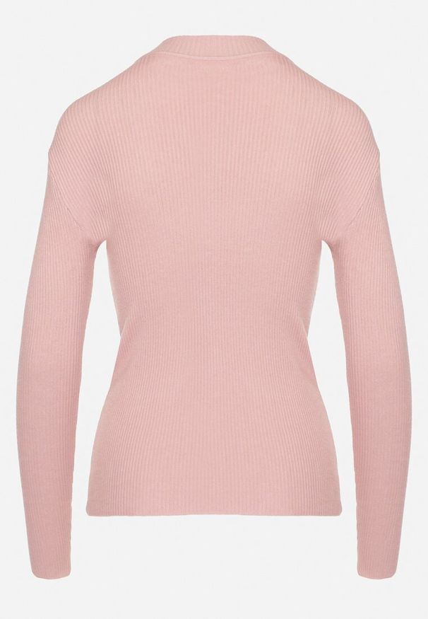 Born2be - Jasnoróżowy Sweter z Golfem z Ozdobnym Wycięciem Essine. Typ kołnierza: golf. Kolor: różowy. Materiał: materiał. Sezon: zima