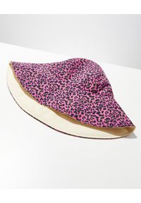 Jimmy Choo - JIMMY CHOO - Różowy kapelusz z nadrukiem zwierzęcym. Kolor: różowy, wielokolorowy, fioletowy. Wzór: motyw zwierzęcy, nadruk #2