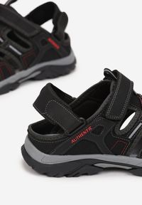 Born2be - Czarno-Czerwone Sandały Timile. Okazja: na co dzień, na spacer. Nosek buta: okrągły. Zapięcie: rzepy. Kolor: czarny. Materiał: skóra, materiał. Styl: casual, sportowy