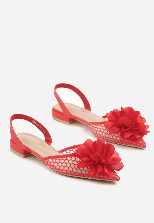 Renee - Czerwone Sandały Vices Slingback z Siateczkową Cholewką Ozdobione Kwiatem 3D Lilivora. Okazja: na co dzień. Zapięcie: sprzączka. Kolor: czerwony. Wzór: kwiaty, aplikacja. Sezon: lato. Styl: elegancki, casual, klasyczny
