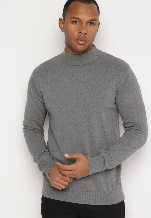 Born2be - Szary Sweter Półgolf z Bawełną Ozdobiony Ściągaczami Zolila. Okazja: na co dzień, na spotkanie biznesowe. Kolor: szary. Materiał: bawełna. Długość rękawa: długi rękaw. Długość: długie. Wzór: aplikacja. Styl: biznesowy, klasyczny, casual