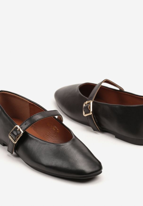 Born2be - Czarne Balerinki z Eleganckim Paskiem z Klamerką Keniffia. Okazja: na co dzień. Zapięcie: pasek. Kolor: czarny. Materiał: jeans. Styl: elegancki