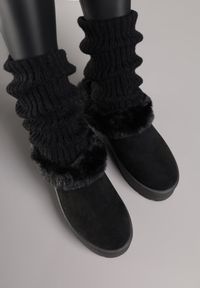 Renee - Czarne Krótkie Śniegowce na Platformie Ozdobione Futerkiem Sewlara. Okazja: na co dzień. Kolor: czarny. Materiał: futro. Wzór: aplikacja. Obcas: na platformie. Styl: casual, street #4