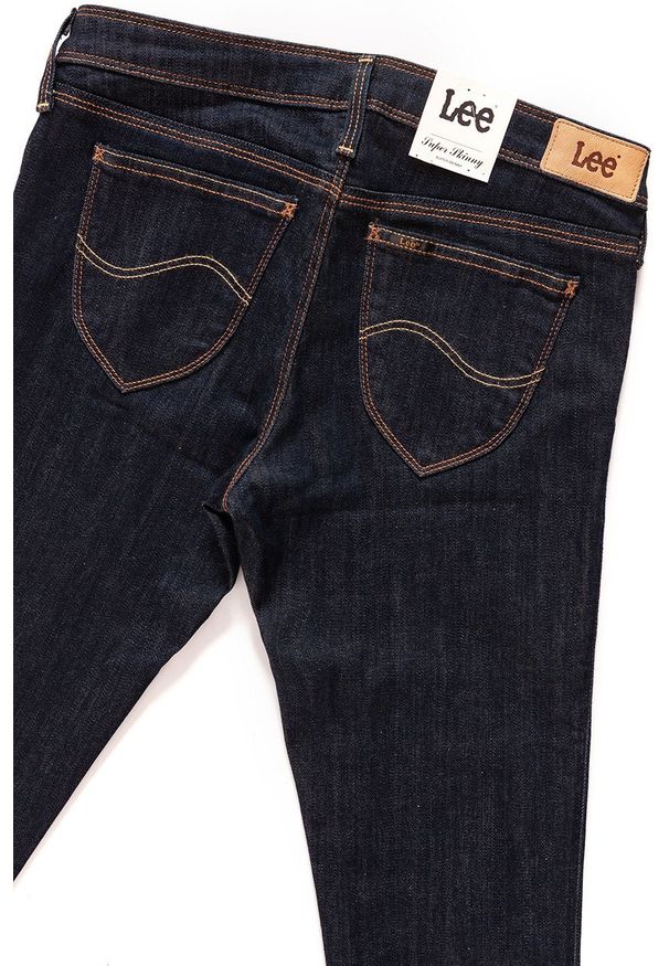 Lee - SPODNIE DAMSKIE LEE TOXEY ONE WASH L527SV45. Wzór: jednolity. Styl: elegancki