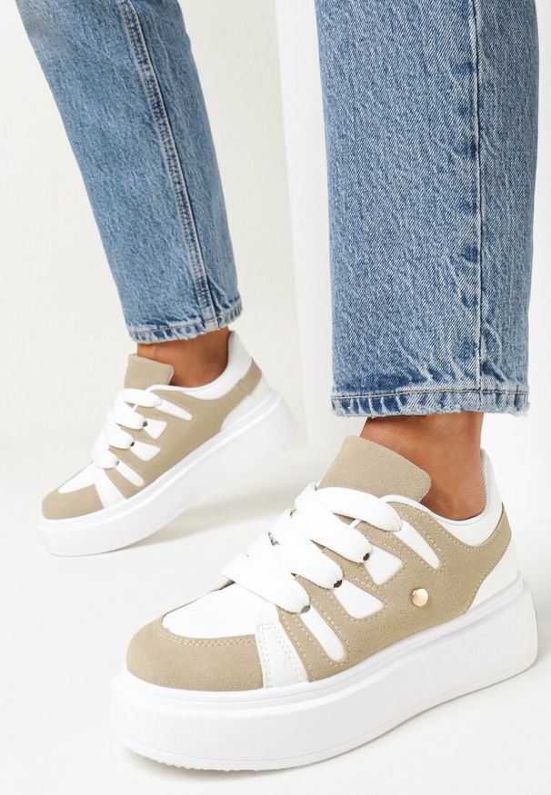 Born2be - Ciemnobeżowe Sneakersy na Platformie Ozdobione Paskami Asmeret. Nosek buta: okrągły. Zapięcie: pasek. Kolor: beżowy. Materiał: materiał. Wzór: aplikacja. Obcas: na platformie. Wysokość obcasa: niski