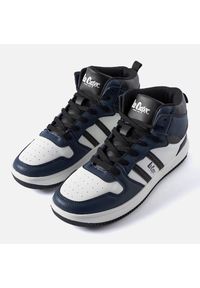 Granatowe sneakersy Lee Cooper LCJ-22-29-1306M niebieskie. Nosek buta: okrągły. Kolor: niebieski. Materiał: guma