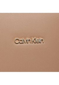 Calvin Klein Torebka Ck Must Shopper Md K60K609874 Beżowy. Kolor: beżowy. Materiał: skórzane