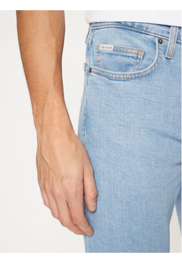 Guess Jeans Jeansy M4YA0F D5DM1 Niebieski Slim Fit. Kolor: niebieski