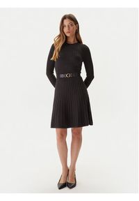 Guess Sukienka dzianinowa W5BK68 Z2YJ2 Brązowy Slim Fit. Kolor: brązowy. Materiał: syntetyk #4