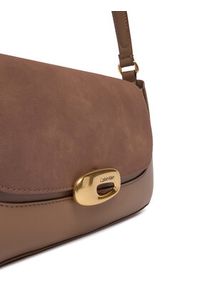 Calvin Klein Torebka Hardware Brushed Shoulder Bag LV04F3337G Beżowy. Kolor: beżowy. Materiał: skórzane #2
