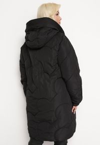 Born2be - Czarna Pikowana Kurtka z Kapturem Fariana. Typ kołnierza: kaptur. Kolor: czarny #3