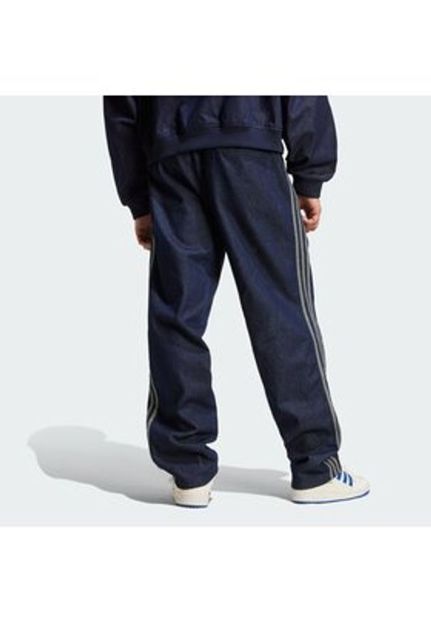 Adidas - adidas Jeansy adicolor Denim Stone JX6459 Niebieski Regular Fit. Kolor: niebieski