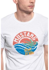 Mustang - MUSTANG T SHIRT Alex C Print 1009534 2045. Kolor: biały. Wzór: nadruk #4