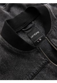 Ombre Clothing - Męska jeansowa kurtka bomberka z efektem stone wash – czarna V2 - Rozmiar: S. Kolor: czarny. Materiał: jeans. Styl: retro, sportowy, klasyczny #2