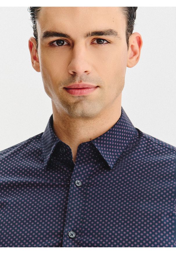 Pako Lorente - PAKO LORENTE – Granatowa koszula w kwiaty. Kolor: niebieski. Materiał: elastan, bawełna. Długość rękawa: długi rękaw. Długość: długie. Wzór: kwiaty