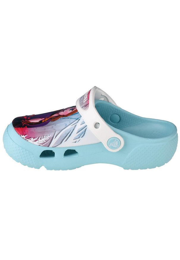 Buty do chodzenia niemowlęce Crocs Disney Frozen 2. Kolor: niebieski. Materiał: materiał, syntetyk. Wzór: motyw z bajki