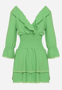 Born2be - Zielona Sukienka z Kopertowym Dekoltem i Gumką w Pasie Ozdobiona Falbanką Tesalie. Okazja: na co dzień. Typ kołnierza: dekolt kopertowy, kołnierz z falbankami. Kolor: zielony. Wzór: aplikacja. Sezon: wiosna, lato. Typ sukienki: kopertowe. Styl: elegancki, casual #7