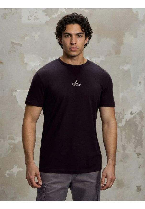 Sinsay - Bawełniana koszulka z haftem - czarny. Kolor: czarny. Materiał: bawełna. Wzór: haft