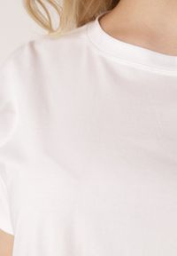Born2be - Biały T-shirt Bawełniany Klasyczny o Fasonie Oversize z Dłuższym Tyłem Nemedora. Okazja: na co dzień. Kolor: biały. Materiał: bawełna. Długość: długie. Styl: klasyczny #8