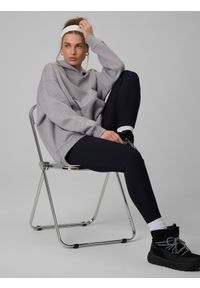 4f - 4F Bluza dresowa loose z kapturem damska - szara L. Typ kołnierza: kaptur. Kolor: szary. Materiał: dresówka #1