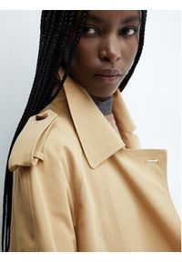 mango - Mango Trencz Fluid 57064393 Beżowy Regular Fit. Kolor: beżowy. Materiał: wiskoza, bawełna #7