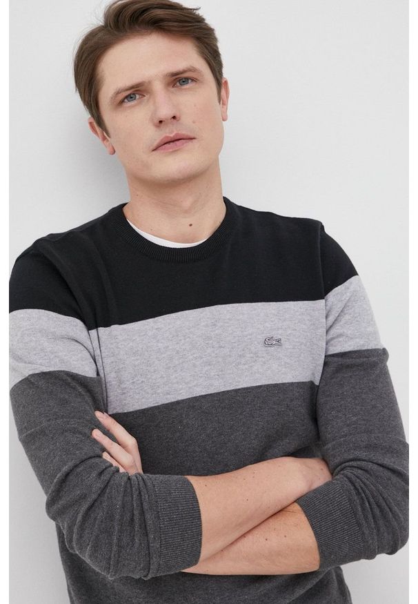 Lacoste Sweter bawełniany AH2157 męski kolor szary lekki. Okazja: na co dzień. Kolor: szary. Materiał: bawełna. Styl: casual