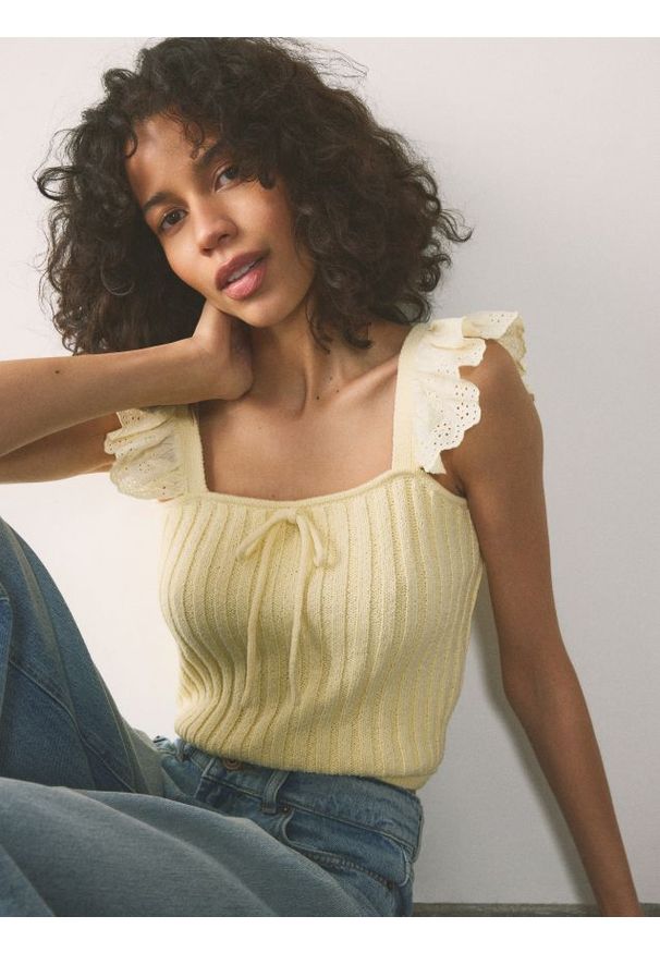 Reserved - Bluzka z wiązaniem - jasnożółty. Kolor: żółty. Materiał: dzianina, bawełna