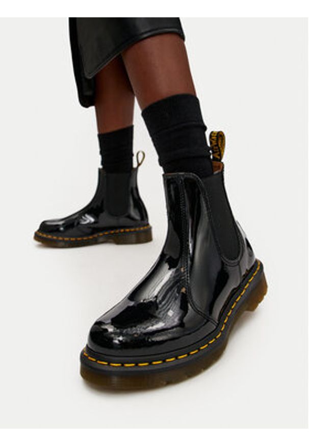 Dr. Martens Sztyblety 2976 Patent Lamper 25278001 Czarny. Kolor: czarny. Materiał: lakier, skóra