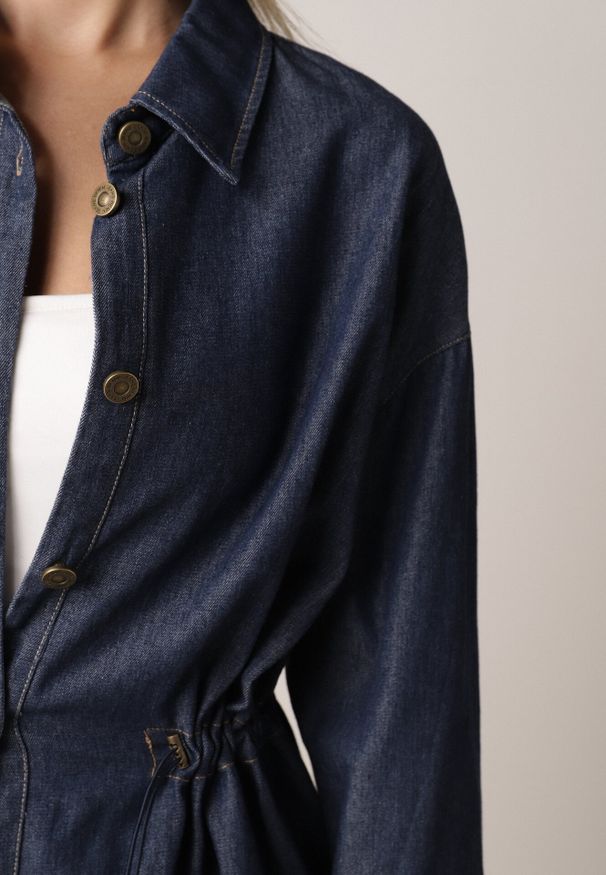 Born2be - Granatowa Bawełniana Koszula ze Ściagaczami w Pasie Lennada. Okazja: na spotkanie biznesowe, do pracy. Kolor: niebieski. Materiał: bawełna. Styl: biznesowy