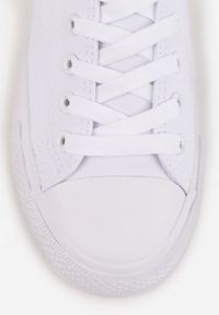 Born2be - Białe Lekkie Trampki Przed Kostkę Elletri. Okazja: na co dzień. Wysokość cholewki: przed kostkę. Kolor: biały. Materiał: jeans. Obcas: na płaskiej podeszwie. Styl: casual, klasyczny, sportowy #5